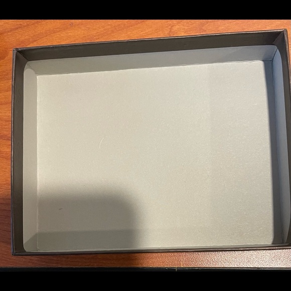 Brand new GUCCI BOX - Picture 3 of 6